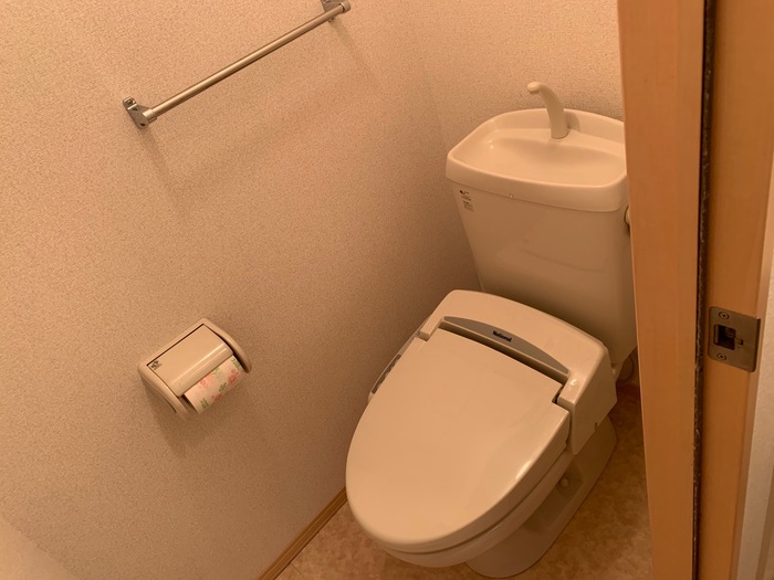 トイレ　温水洗浄暖房便座