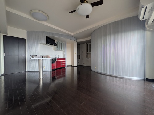 その他部屋・スペース　約15.3畳のリビングダイニング（内装完了前）