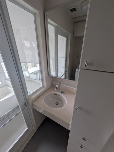 洗面設備　洗面所（内装完了前）