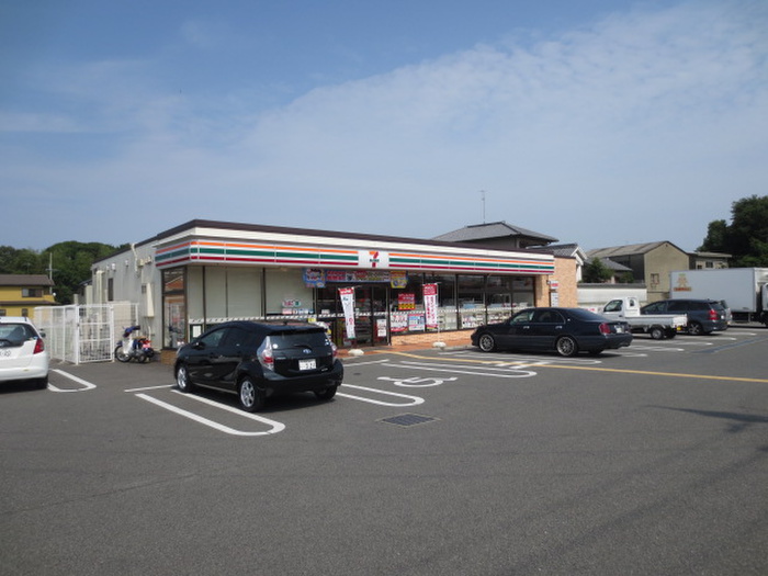 コンビニ　セブンイレブン（コンビニ）まで400m