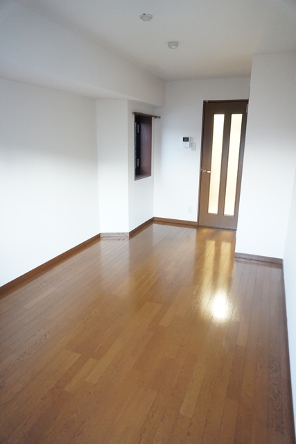 その他部屋・スペース　エアコンと収納付きの洋室７帖