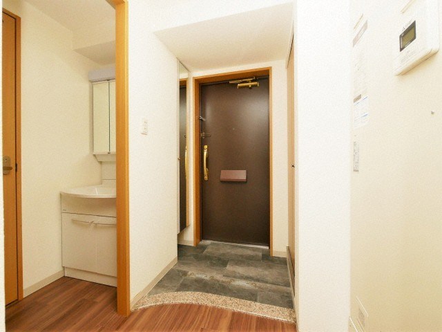 玄関　シンプルで使いやすい玄関です