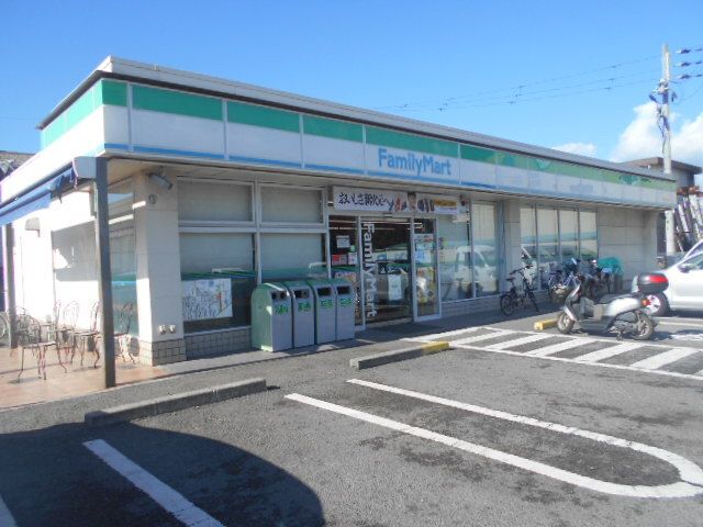 コンビニ　ファミリーマート和歌山西浜店様（コンビニ）まで450m