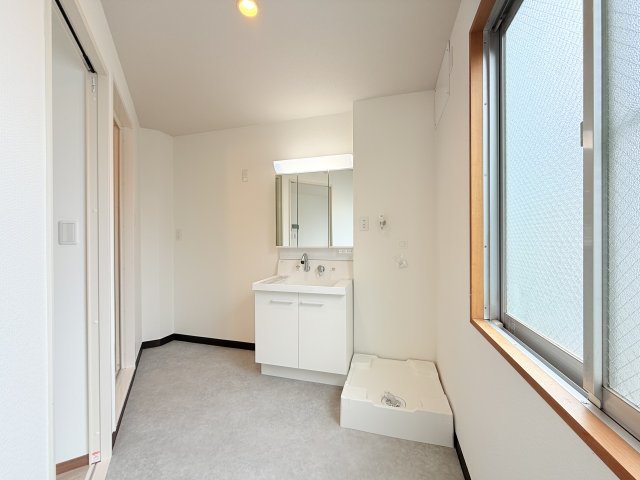 洗面設備　★独立洗面台＆脱衣所！