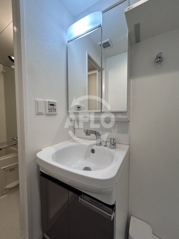 洗面設備　Dimus新大阪　洗面台