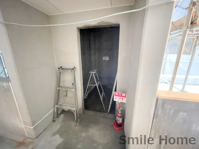 その他共有部分　エレベーターがあると重たい荷物も簡単に部屋まで運べますよ