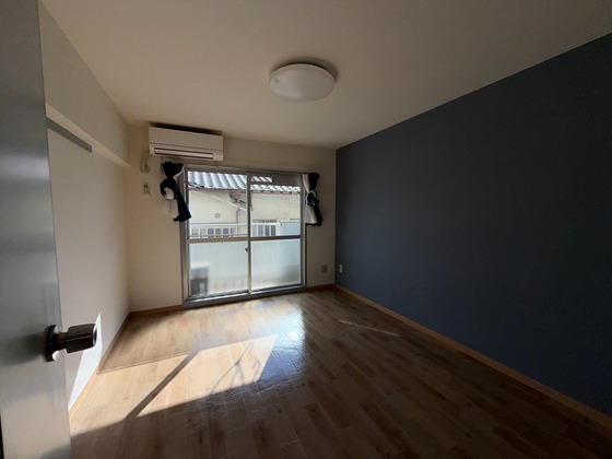 居室・リビング　※他号室の写真です。