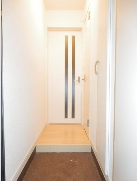 玄関　広々とした玄関です。
