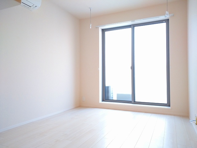 居室・リビング　★明るいフローリングのお部屋です★