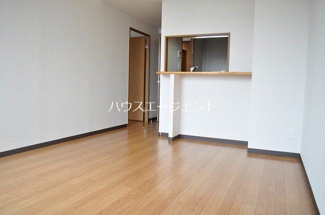 居室・リビング　広々としたリビングです。※参考画像