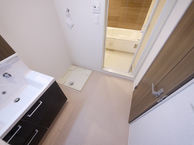 洗面設備　スペースが確保できる洗面所です