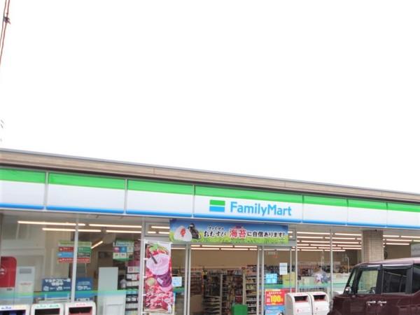 コンビニ　ファミリーマート厚木金田店（コンビニ）まで1085m