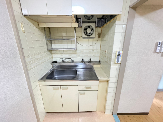 キッチン　ガスコンロが設置ができます。