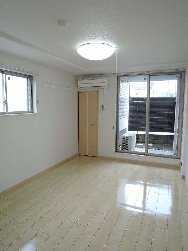 居室・リビング　フローリングのお部屋です。