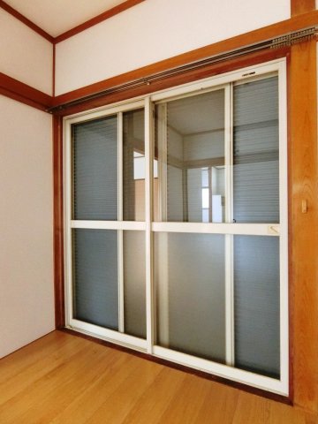 セキュリティ　雨戸