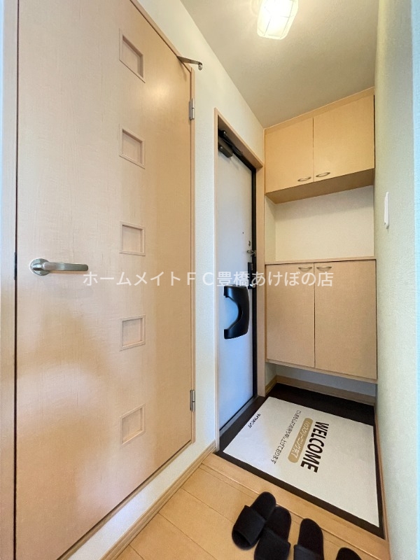 玄関　同型別部屋写真