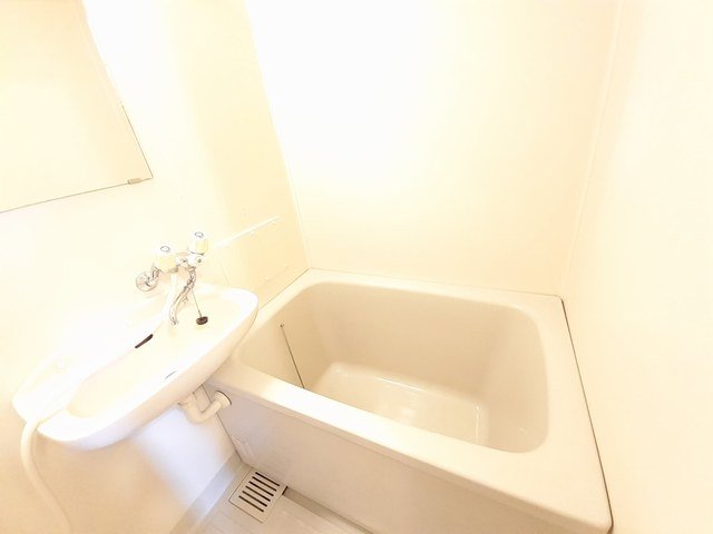 バス・シャワールーム　お風呂で日々の疲れを落としましょう