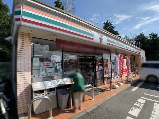 コンビニ　セブンイレブン（コンビニ）まで1176m