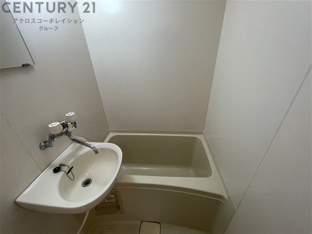 バス・シャワールーム　バストイレセパレートタイプの浴室です！