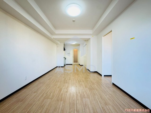 居室・リビング　同マンション別部屋参考写真