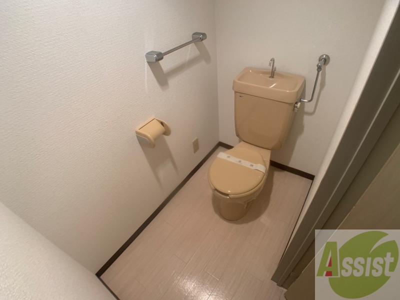 トイレ　こちらはトイレです。清潔感があり、安心して使用できます。