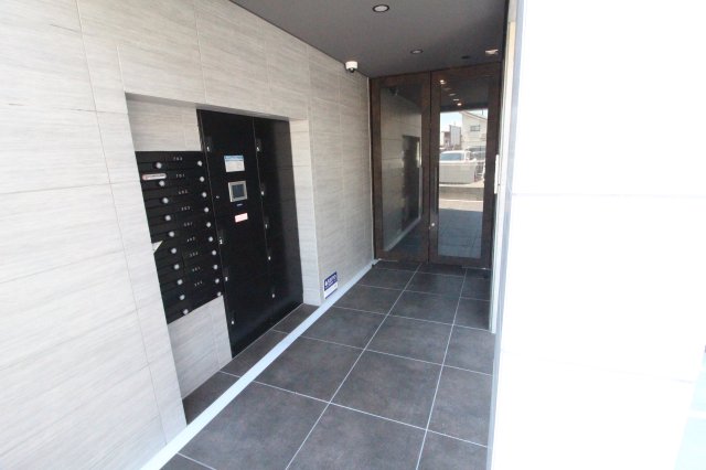 エントランス　宅配ボックスもちろんあります