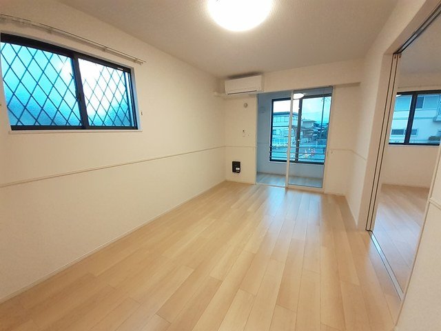 居室・リビング　ゆったり過ごせる居間です