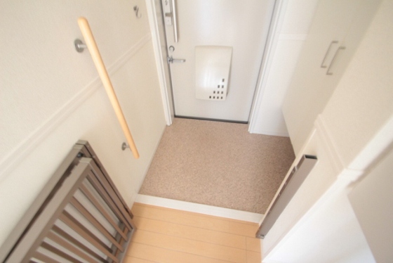 玄関　※別部屋の写真です