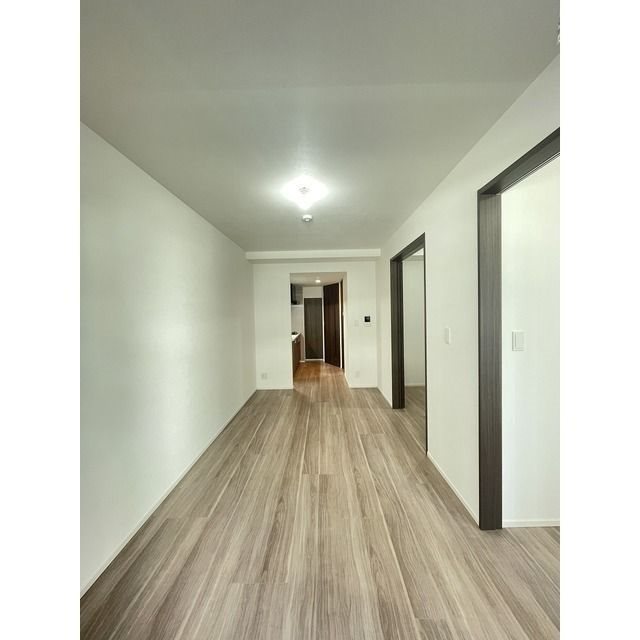 居室・リビング　室内写真は別号室です