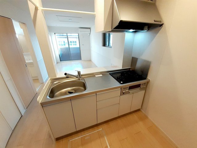 キッチン　コンパクトなキッチンで掃除もラクラク