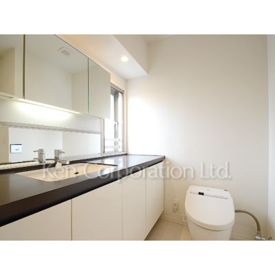 洗面設備　同タイプ16階のお部屋を撮影。仕様が異なることがあります。