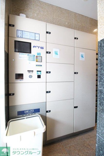 ロビー　宅配BOX