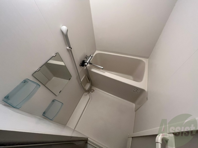 バス・シャワールーム　お風呂になります。一日の疲れを癒してくださいね。