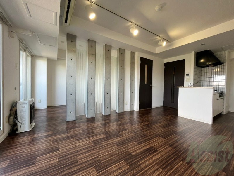 居室・リビング　広くてキレイなお部屋が広がっていて、充実した生活が送れそう。