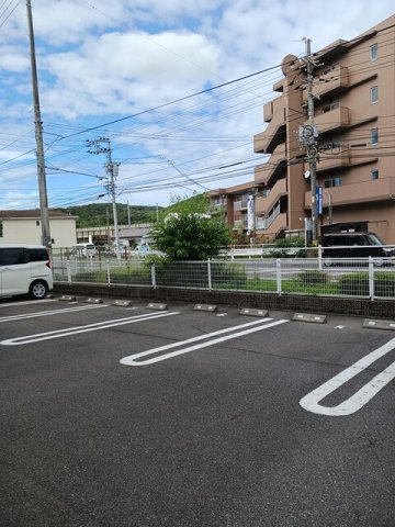 駐車場　駐車場に車を止められます