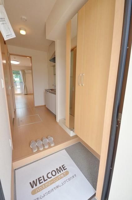 玄関　☆下駄箱あります。大きいです☆