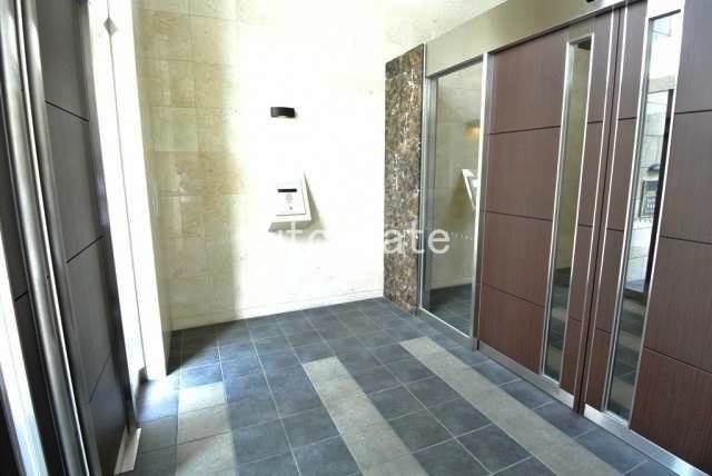 エントランス　セキュリティ設備も充実の分譲貸しレジデンス。