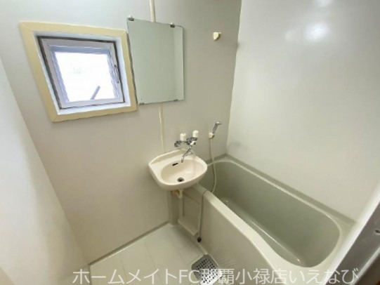 バス・シャワールーム　※別部屋の室内写真となります。