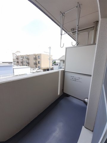 バルコニー　開放的で明るい空間を演出してくれるバルコニーです