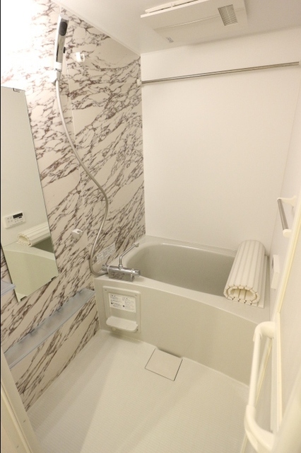 バス・シャワールーム　バスルーム