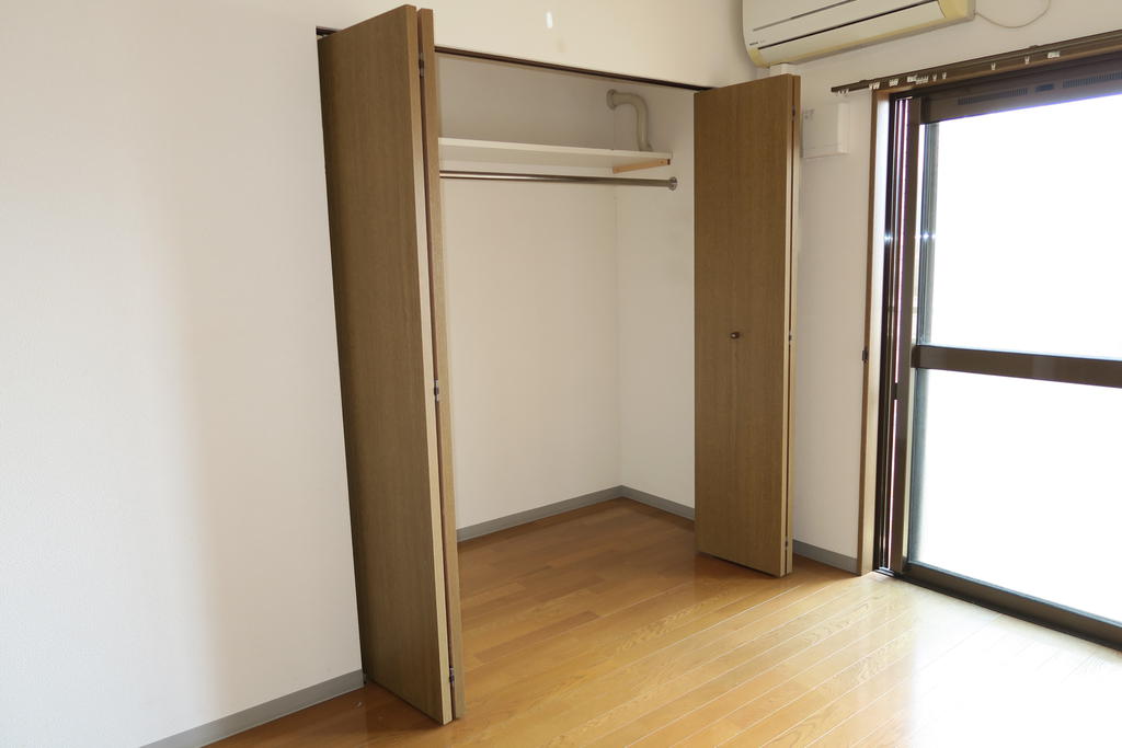 収納　洋室　クローゼット