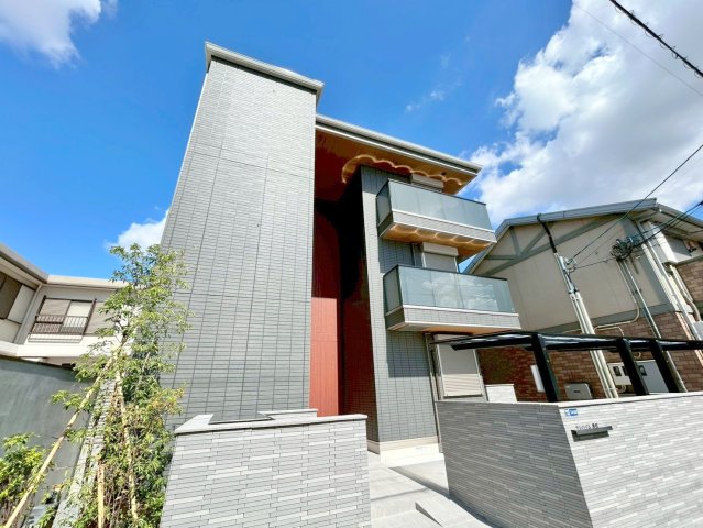 建物外観　オシャレな外観。この周辺では飛びぬけて目立っています。