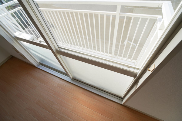 バルコニー　同じ建物の別なお部屋