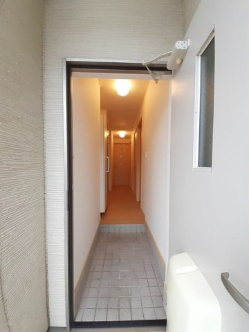 玄関　収納もある玄関です