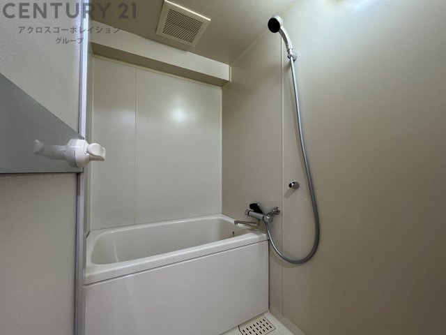 バス・シャワールーム　シンプルで清潔感のある浴室です！