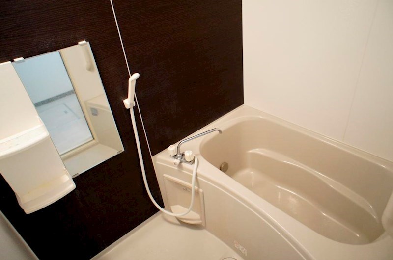 バス・シャワールーム　経済的な追焚きバス