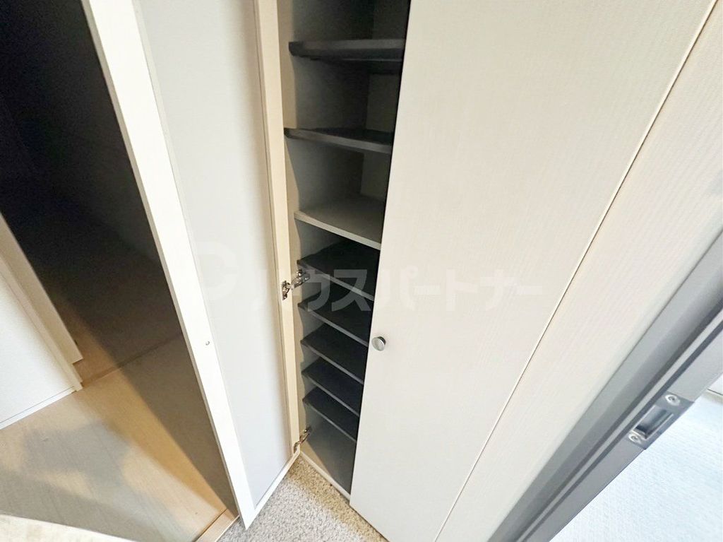 玄関　※別号室参考写真