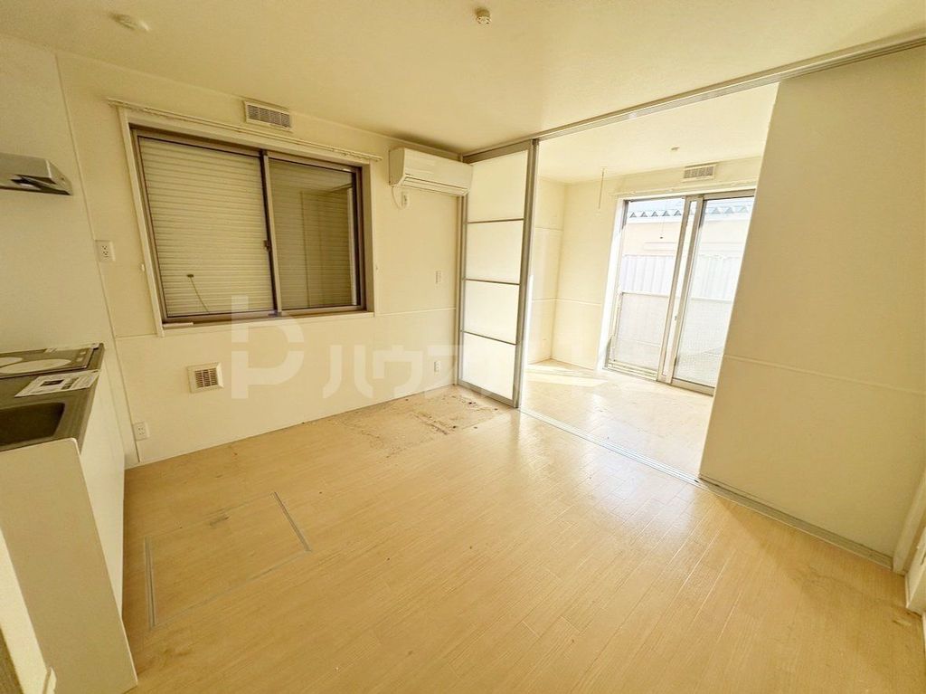 居室・リビング　※別号室参考写真