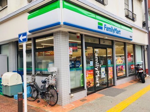 コンビニ　ファミリーマート 六義園店（コンビニ）まで326m