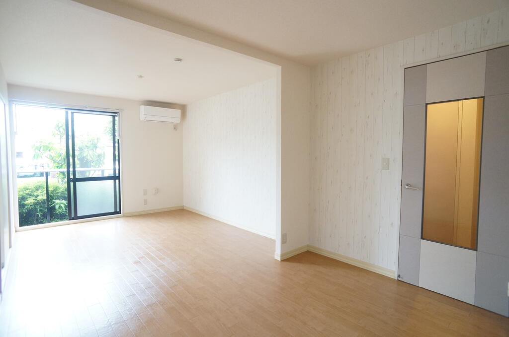 居室・リビング　現状の室内写真